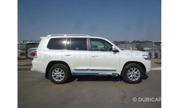 Buy Import Toyota Land Cruiser White Car in Import - Dubai in Conakry Buy Import Toyota Land Cruiser White Car in Import - Dubai in Conakry
