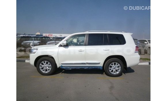 Buy Import Toyota Land Cruiser White Car in Import - Dubai in Conakry Buy Import Toyota Land Cruiser White Car in Import - Dubai in Conakry