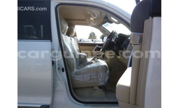 Buy Import Toyota Land Cruiser White Car in Import - Dubai in Conakry Buy Import Toyota Land Cruiser White Car in Import - Dubai in Conakry