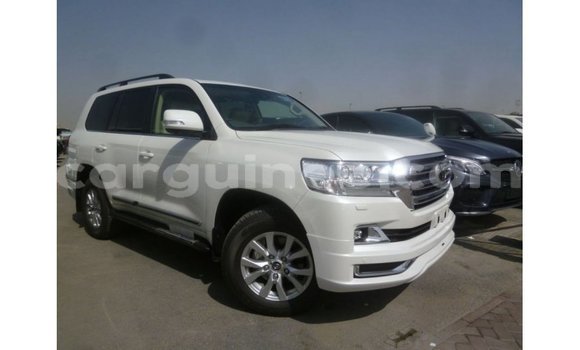 Buy Import Toyota Land Cruiser White Car in Import - Dubai in Conakry Buy Import Toyota Land Cruiser White Car in Import - Dubai in Conakry