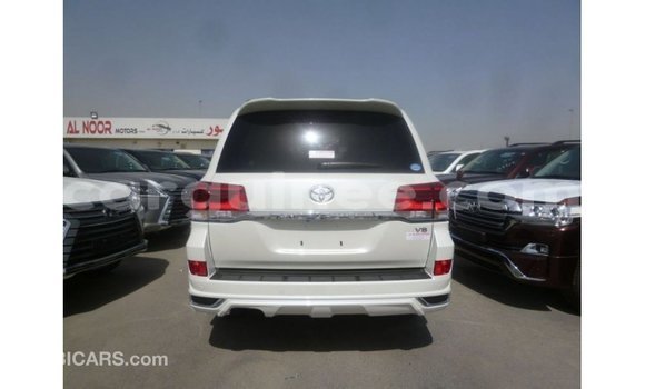 Buy Import Toyota Land Cruiser White Car in Import - Dubai in Conakry Buy Import Toyota Land Cruiser White Car in Import - Dubai in Conakry