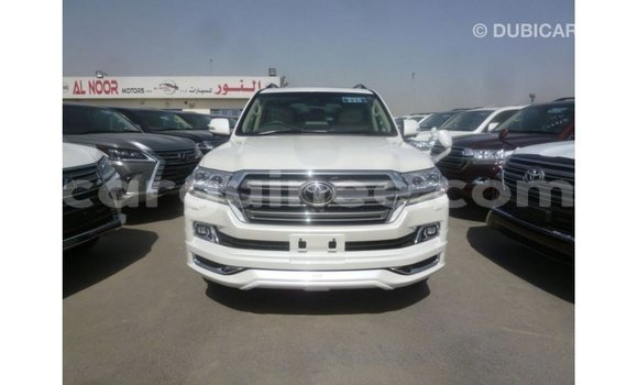Buy Import Toyota Land Cruiser White Car in Import - Dubai in Conakry Buy Import Toyota Land Cruiser White Car in Import - Dubai in Conakry