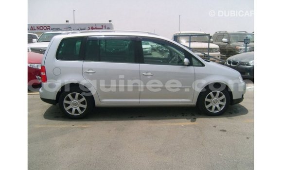 Acheter Import Voiture Volkswagen Touran Autre à Import - Dubai, Conakry Acheter Import Voiture Volkswagen Touran Autre à Import - Dubai, Conakry