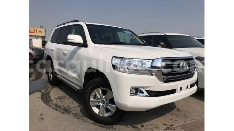 Big with watermark toyota land cruiser conakry import dubai 4957