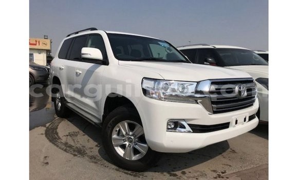 Buy Import Toyota Land Cruiser White Car in Import - Dubai in Conakry Buy Import Toyota Land Cruiser White Car in Import - Dubai in Conakry
