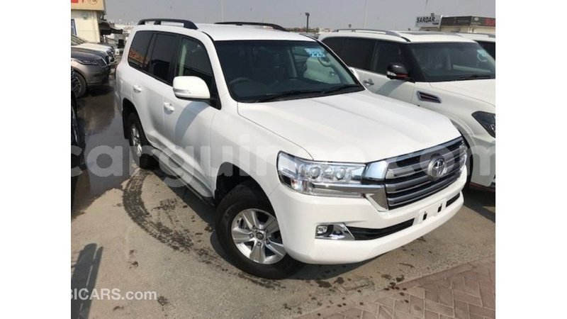 Big with watermark toyota land cruiser conakry import dubai 4957