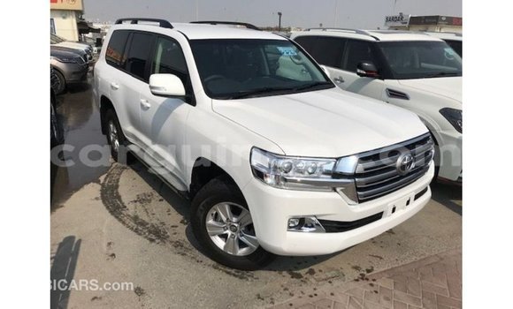 Buy Import Toyota Land Cruiser White Car in Import - Dubai in Conakry Buy Import Toyota Land Cruiser White Car in Import - Dubai in Conakry