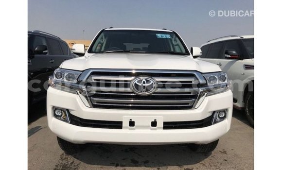 Buy Import Toyota Land Cruiser White Car in Import - Dubai in Conakry Buy Import Toyota Land Cruiser White Car in Import - Dubai in Conakry