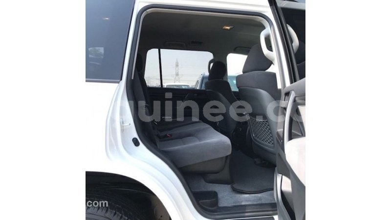 Big with watermark toyota land cruiser conakry import dubai 4957