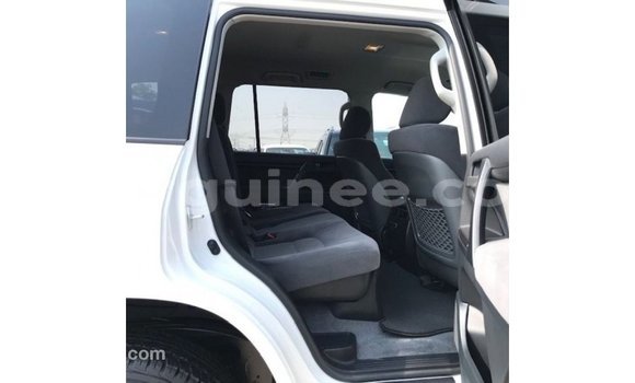 Buy Import Toyota Land Cruiser White Car in Import - Dubai in Conakry Buy Import Toyota Land Cruiser White Car in Import - Dubai in Conakry