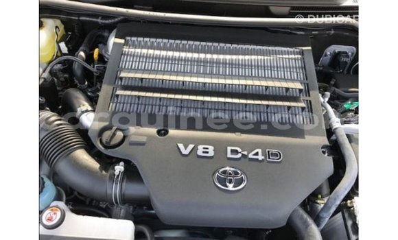 Buy Import Toyota Land Cruiser White Car in Import - Dubai in Conakry Buy Import Toyota Land Cruiser White Car in Import - Dubai in Conakry
