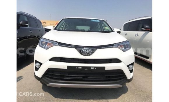 Acheter Import Voiture Toyota 4Runner Blanc à Import - Dubai, Conakry Acheter Import Voiture Toyota 4Runner Blanc à Import - Dubai, Conakry