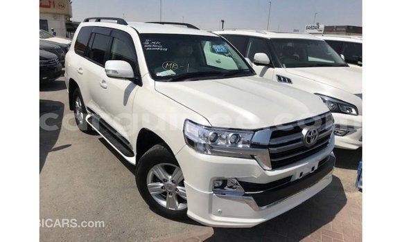 Buy Import Toyota Land Cruiser White Car in Import - Dubai in Conakry Buy Import Toyota Land Cruiser White Car in Import - Dubai in Conakry
