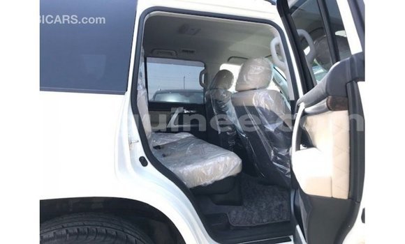 Buy Import Toyota Land Cruiser White Car in Import - Dubai in Conakry Buy Import Toyota Land Cruiser White Car in Import - Dubai in Conakry