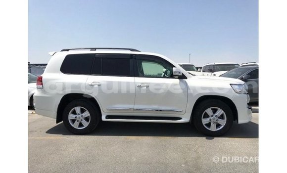 Buy Import Toyota Land Cruiser White Car in Import - Dubai in Conakry Buy Import Toyota Land Cruiser White Car in Import - Dubai in Conakry