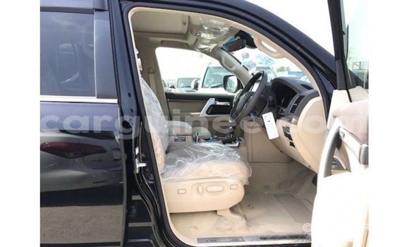 Buy Import Toyota Land Cruiser Black Car in Import - Dubai in Conakry Buy Import Toyota Land Cruiser Black Car in Import - Dubai in Conakry