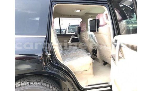 Buy Import Toyota Land Cruiser Black Car in Import - Dubai in Conakry Buy Import Toyota Land Cruiser Black Car in Import - Dubai in Conakry