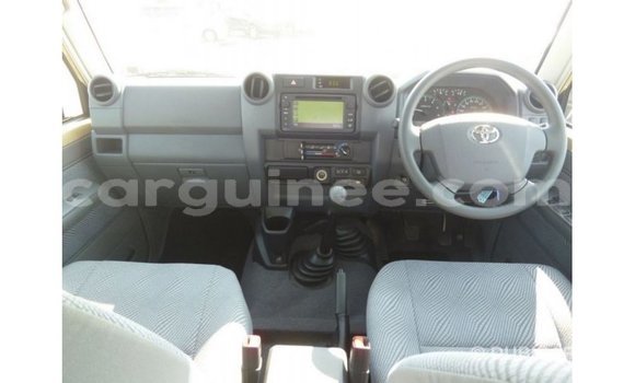 Buy Import Toyota Land Cruiser Beige Car in Import - Dubai in Conakry Buy Import Toyota Land Cruiser Beige Car in Import - Dubai in Conakry