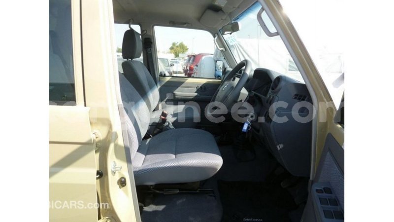 Big with watermark toyota land cruiser conakry import dubai 4992