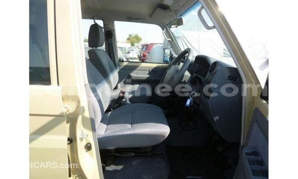 Buy Import Toyota Land Cruiser Beige Car in Import - Dubai in Conakry Buy Import Toyota Land Cruiser Beige Car in Import - Dubai in Conakry