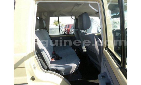 Buy Import Toyota Land Cruiser Beige Car in Import - Dubai in Conakry Buy Import Toyota Land Cruiser Beige Car in Import - Dubai in Conakry