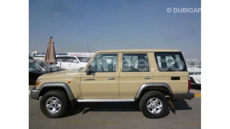 Big with watermark toyota land cruiser conakry import dubai 4992