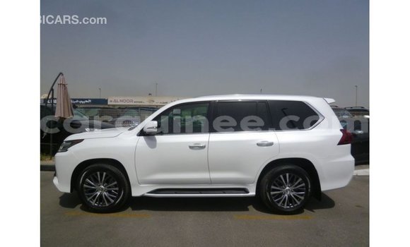 Acheter Import Voiture Lexus LX Blanc à Import - Dubai, Conakry Acheter Import Voiture Lexus LX Blanc à Import - Dubai, Conakry