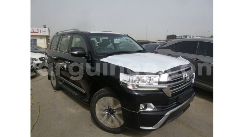 Big with watermark toyota land cruiser conakry import dubai 5002