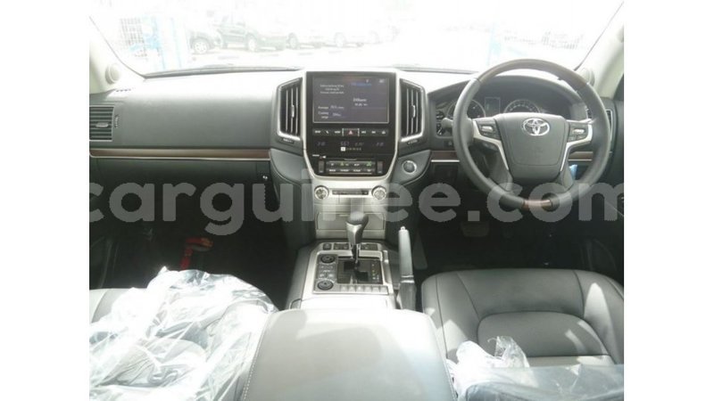 Big with watermark toyota land cruiser conakry import dubai 5002