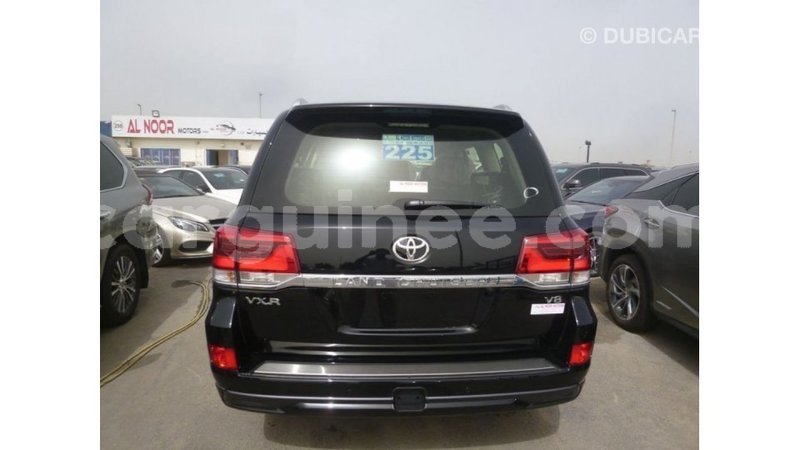 Big with watermark toyota land cruiser conakry import dubai 5002