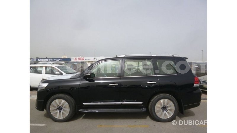 Big with watermark toyota land cruiser conakry import dubai 5002