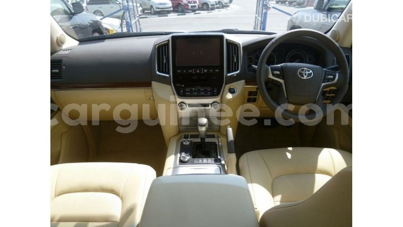 Big with watermark toyota land cruiser conakry import dubai 5003