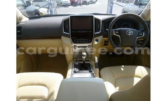 Buy Import Toyota Land Cruiser White Car in Import - Dubai in Conakry Buy Import Toyota Land Cruiser White Car in Import - Dubai in Conakry