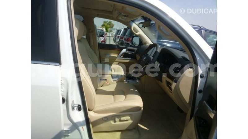 Big with watermark toyota land cruiser conakry import dubai 5003