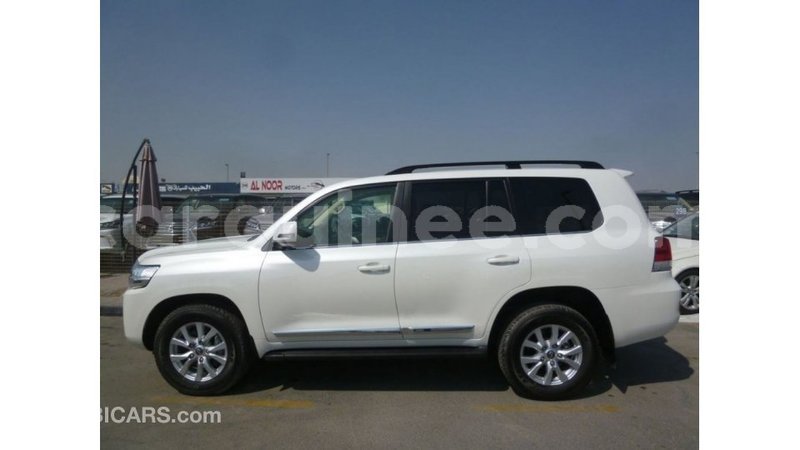 Big with watermark toyota land cruiser conakry import dubai 5003