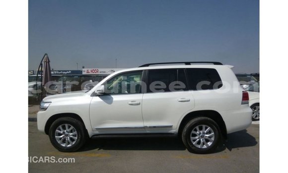 Buy Import Toyota Land Cruiser White Car in Import - Dubai in Conakry Buy Import Toyota Land Cruiser White Car in Import - Dubai in Conakry