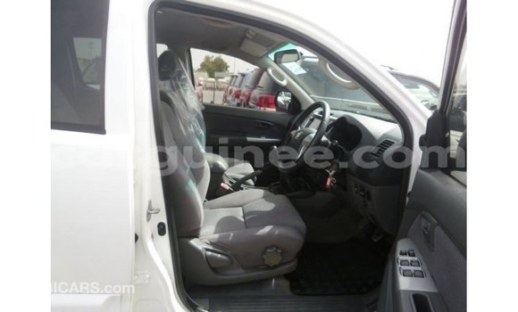 Buy Import Toyota Hilux White Car in Import - Dubai in Conakry Buy Import Toyota Hilux White Car in Import - Dubai in Conakry