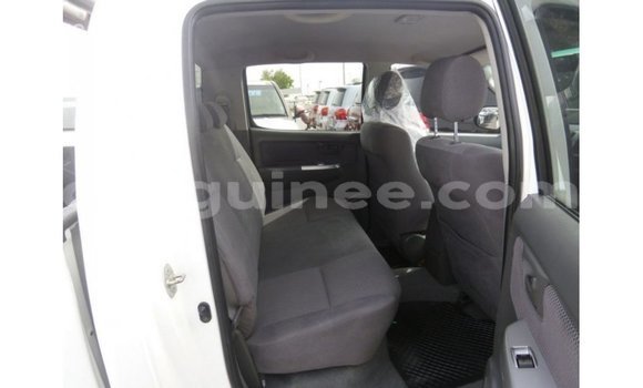 Buy Import Toyota Hilux White Car in Import - Dubai in Conakry Buy Import Toyota Hilux White Car in Import - Dubai in Conakry