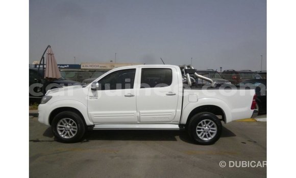 Buy Import Toyota Hilux White Car in Import - Dubai in Conakry Buy Import Toyota Hilux White Car in Import - Dubai in Conakry