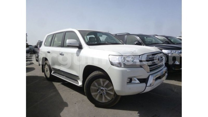 Big with watermark toyota land cruiser conakry import dubai 5009