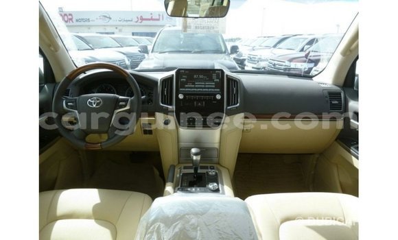 Buy Import Toyota Land Cruiser White Car in Import - Dubai in Conakry Buy Import Toyota Land Cruiser White Car in Import - Dubai in Conakry