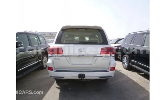 Buy Import Toyota Land Cruiser White Car in Import - Dubai in Conakry Buy Import Toyota Land Cruiser White Car in Import - Dubai in Conakry