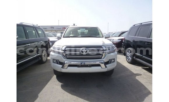 Buy Import Toyota Land Cruiser White Car in Import - Dubai in Conakry Buy Import Toyota Land Cruiser White Car in Import - Dubai in Conakry