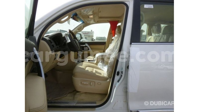 Big with watermark toyota land cruiser conakry import dubai 5009