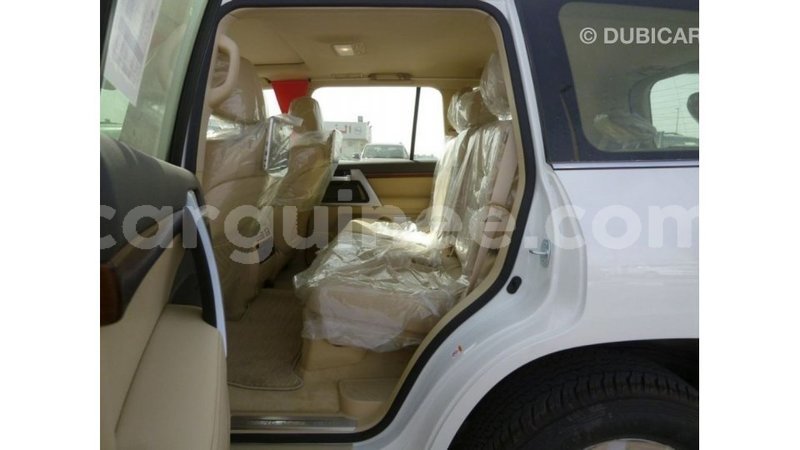 Big with watermark toyota land cruiser conakry import dubai 5009