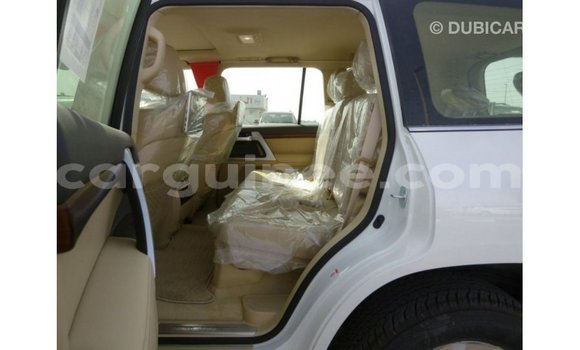 Buy Import Toyota Land Cruiser White Car in Import - Dubai in Conakry Buy Import Toyota Land Cruiser White Car in Import - Dubai in Conakry