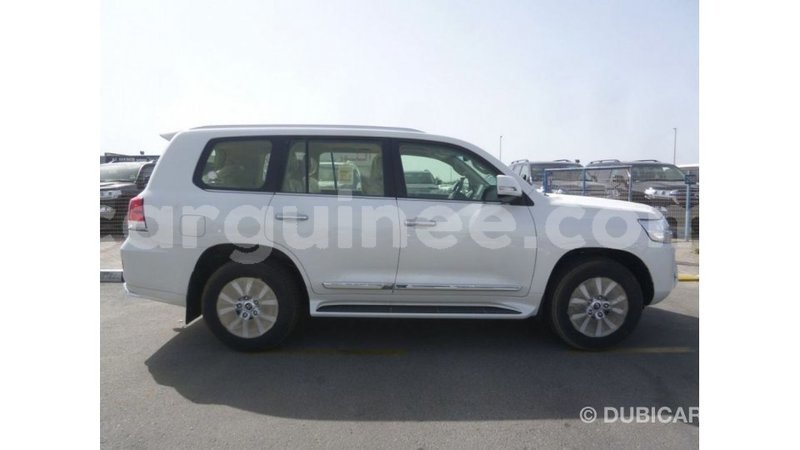 Big with watermark toyota land cruiser conakry import dubai 5009