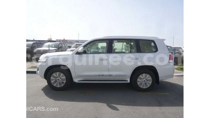 Big with watermark toyota land cruiser conakry import dubai 5009