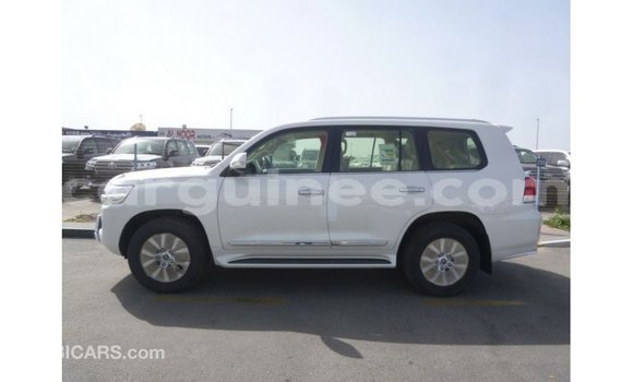 Buy Import Toyota Land Cruiser White Car in Import - Dubai in Conakry Buy Import Toyota Land Cruiser White Car in Import - Dubai in Conakry
