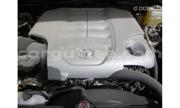Buy Import Toyota Land Cruiser White Car in Import - Dubai in Conakry Buy Import Toyota Land Cruiser White Car in Import - Dubai in Conakry